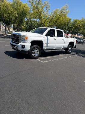 White 2015 GMC Sierra 2500 SLE