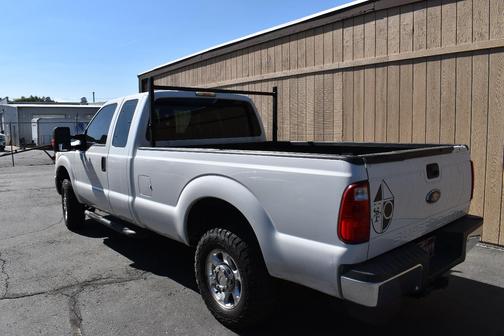 White 2013 Ford F-250 XLT