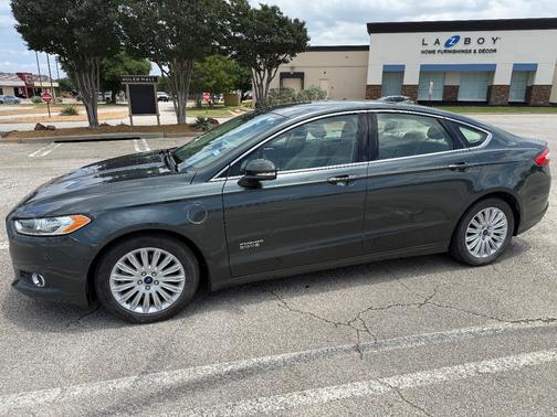 Green 2015 Ford Fusion Energi SE Luxury