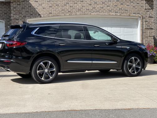 Photo 2 of 22 of 2021 Buick Enclave Essence
