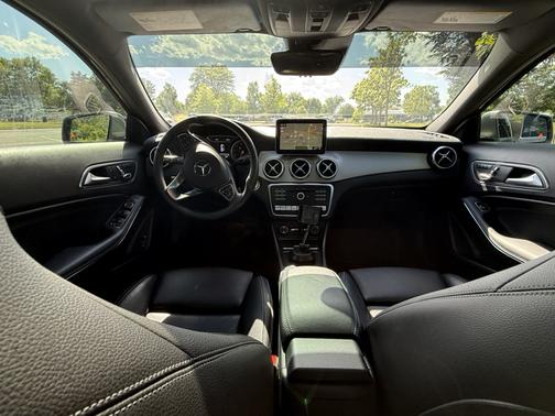 Gray 2018 Mercedes-Benz GLA 250 4MATIC