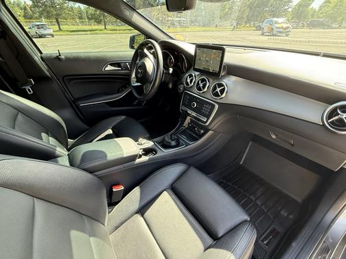 Gray 2018 Mercedes-Benz GLA 250 4MATIC