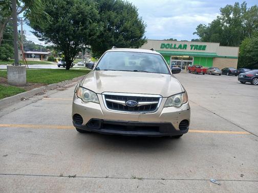 Beige 2009 Subaru Outback 2.5 i
