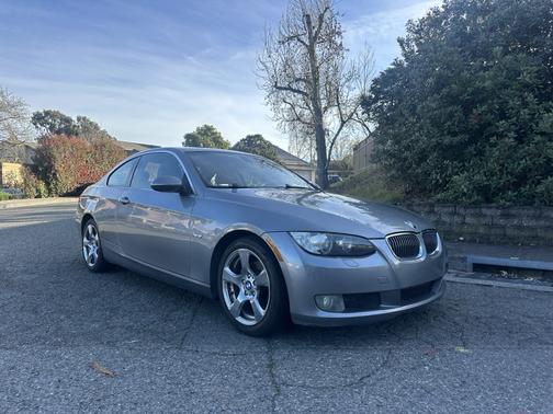 Gray 2007 BMW 328 i