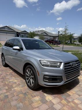 Gray 2019 Audi Q7 45 Premium Plus