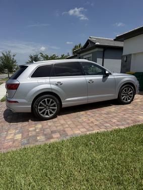 Gray 2019 Audi Q7 45 Premium Plus
