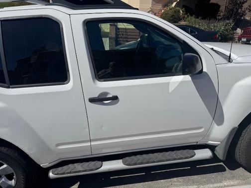White 2009 Nissan Xterra S