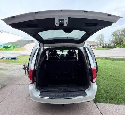 White 2016 Dodge Grand Caravan R/T