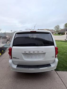 White 2016 Dodge Grand Caravan R/T