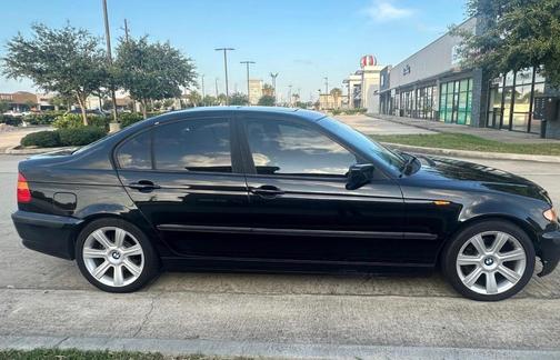 Black 2002 BMW 325 i