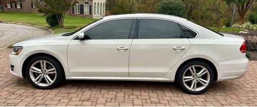 2014 Volkswagen Passat 2.0L TDI DSG SE w/Sunroof