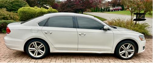 2014 Volkswagen Passat 2.0L TDI DSG SE w/Sunroof