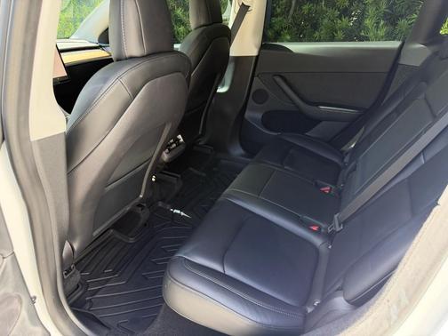 White 2023 Tesla Model Y Long Range