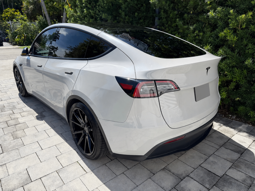 White 2023 Tesla Model Y Long Range