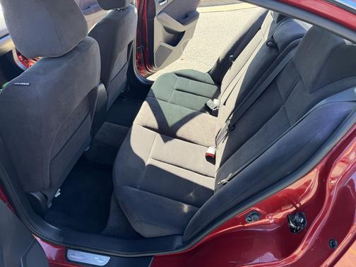 Red 2009 Nissan Altima 2.5 S