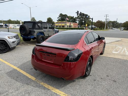 Red 2009 Nissan Altima 2.5 S