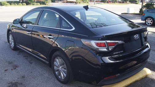Black 2017 Hyundai SONATA Hybrid SE