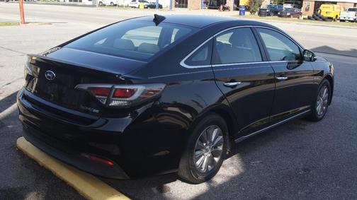 Black 2017 Hyundai SONATA Hybrid SE