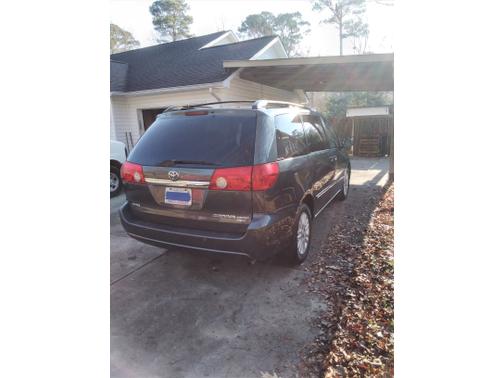 2010 Toyota Sienna XLE Limited
