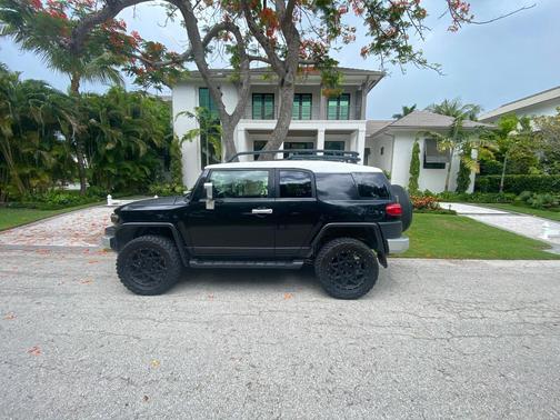 Black 2007 Toyota FJ Cruiser Base