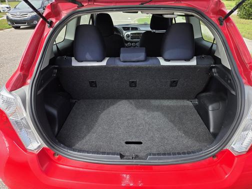 2012 Toyota Yaris L