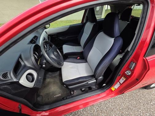 2012 Toyota Yaris L