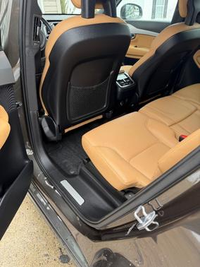 2018 Volvo XC90 T6 Momentum