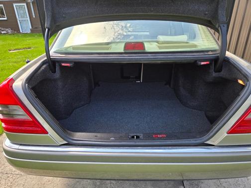 Gold 1995 Mercedes-Benz C-Class C280