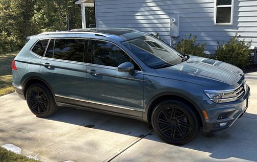 Blue 2019 Volkswagen Tiguan 2.0T SEL Premium