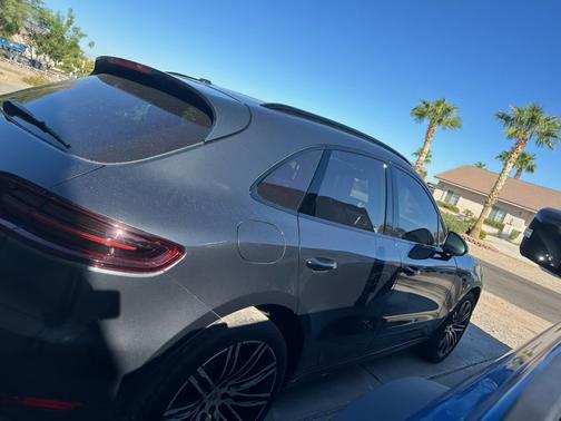 2018 Porsche Macan Macan Turbo with Performance Package