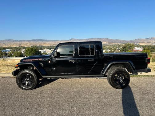 Black 2021 Jeep Gladiator Mojave
