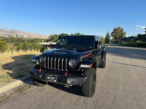 Black 2021 Jeep Gladiator Mojave