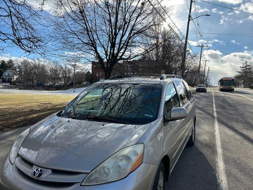 2009 Toyota Sienna XLE