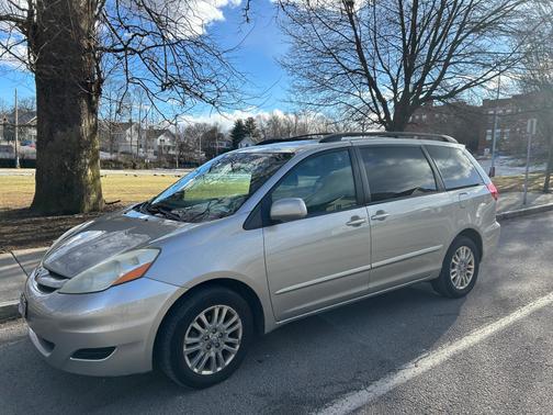 2009 Toyota Sienna XLE