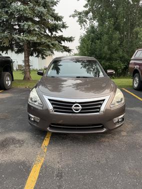 Brown 2014 Nissan Altima 2.5 SV