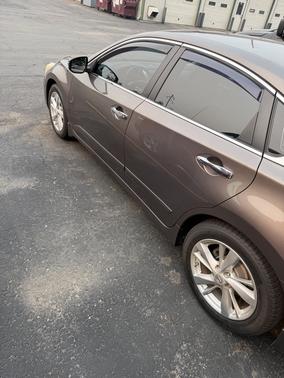 Brown 2014 Nissan Altima 2.5 SV