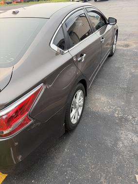 Brown 2014 Nissan Altima 2.5 SV