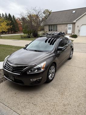 Brown 2014 Nissan Altima 2.5 SV