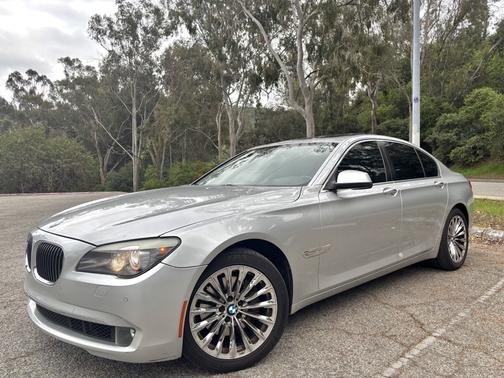 2012 BMW 740 i
