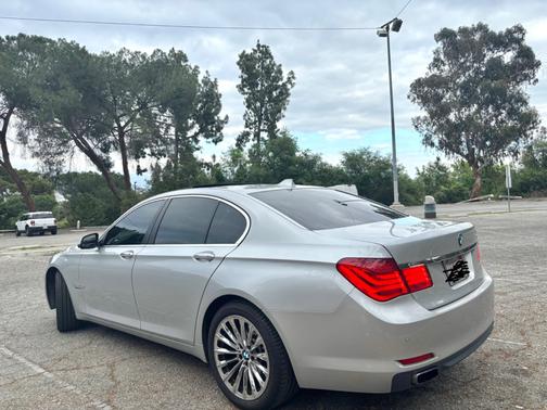 2012 BMW 740 i