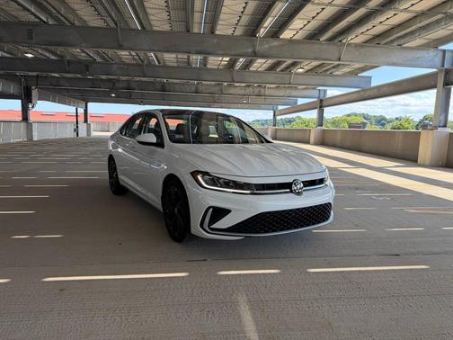 White 2025 Volkswagen Jetta SE