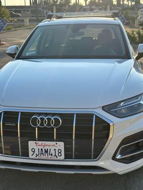 White 2024 Audi Q5 40 Premium