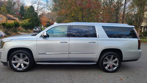2017 Cadillac Escalade ESV Premium Luxury