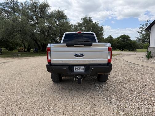 Silver 2019 Ford F-250 Lariat