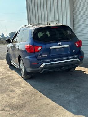 2018 Nissan Pathfinder SL