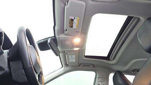 White 2022 Toyota Highlander XLE