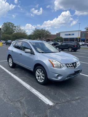 Silver 2011 Nissan Rogue SV