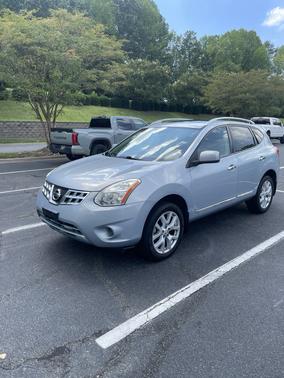 Silver 2011 Nissan Rogue SV