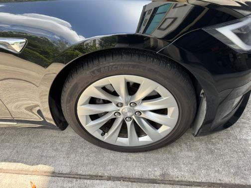 2016 Tesla Model S 70D