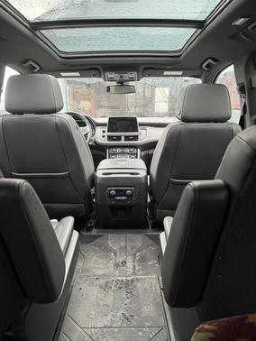 Gray 2022 Chevrolet Suburban Z71
